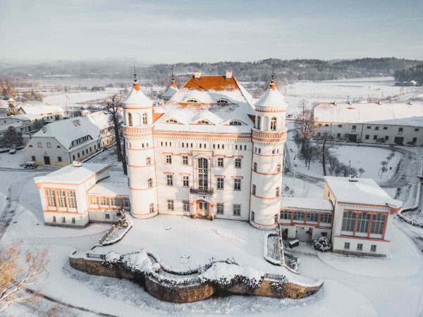 Niezapomniany Sylwester 2024 w Pałacu Wojanów